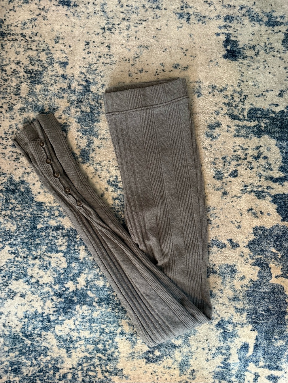 Free people Gray Ribbed Button-Accent Knit Leggings
